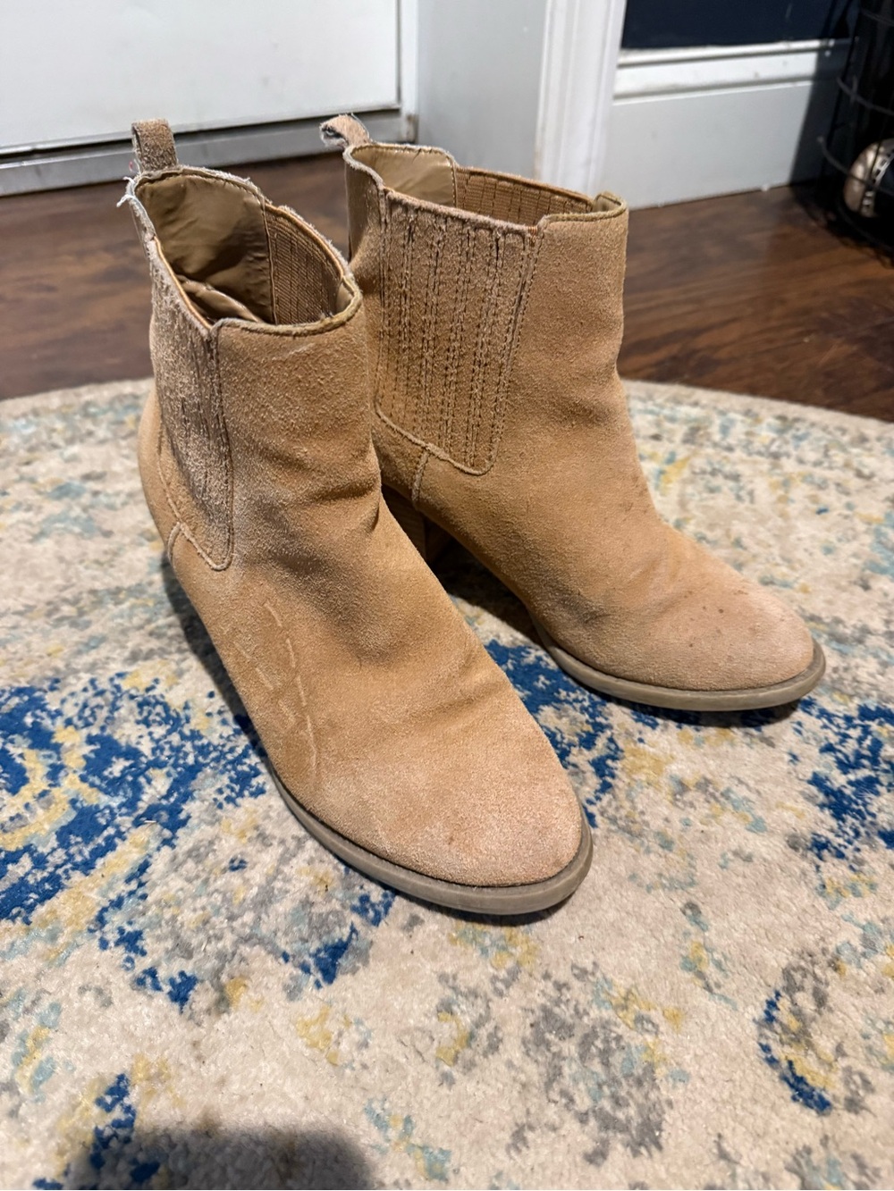 American Eagle Outfitters Tan Suede Women's Ankle Boot